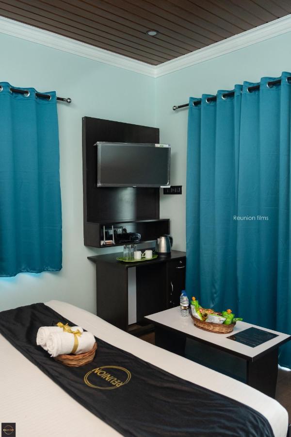 Reunion Ocean Tides Hotel Udupi Kültér fotó
