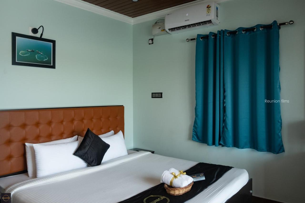 Reunion Ocean Tides Hotel Udupi Kültér fotó