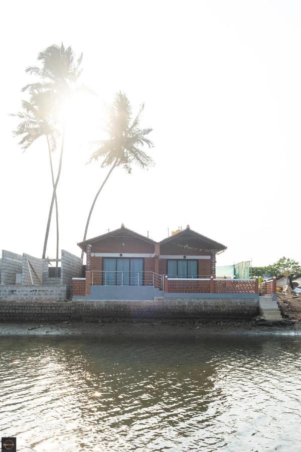 Reunion Ocean Tides Hotel Udupi Kültér fotó