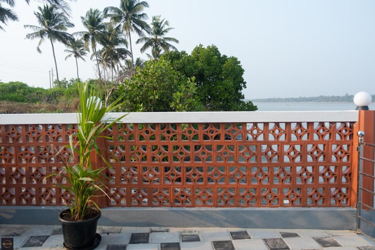 Reunion Ocean Tides Hotel Udupi Kültér fotó