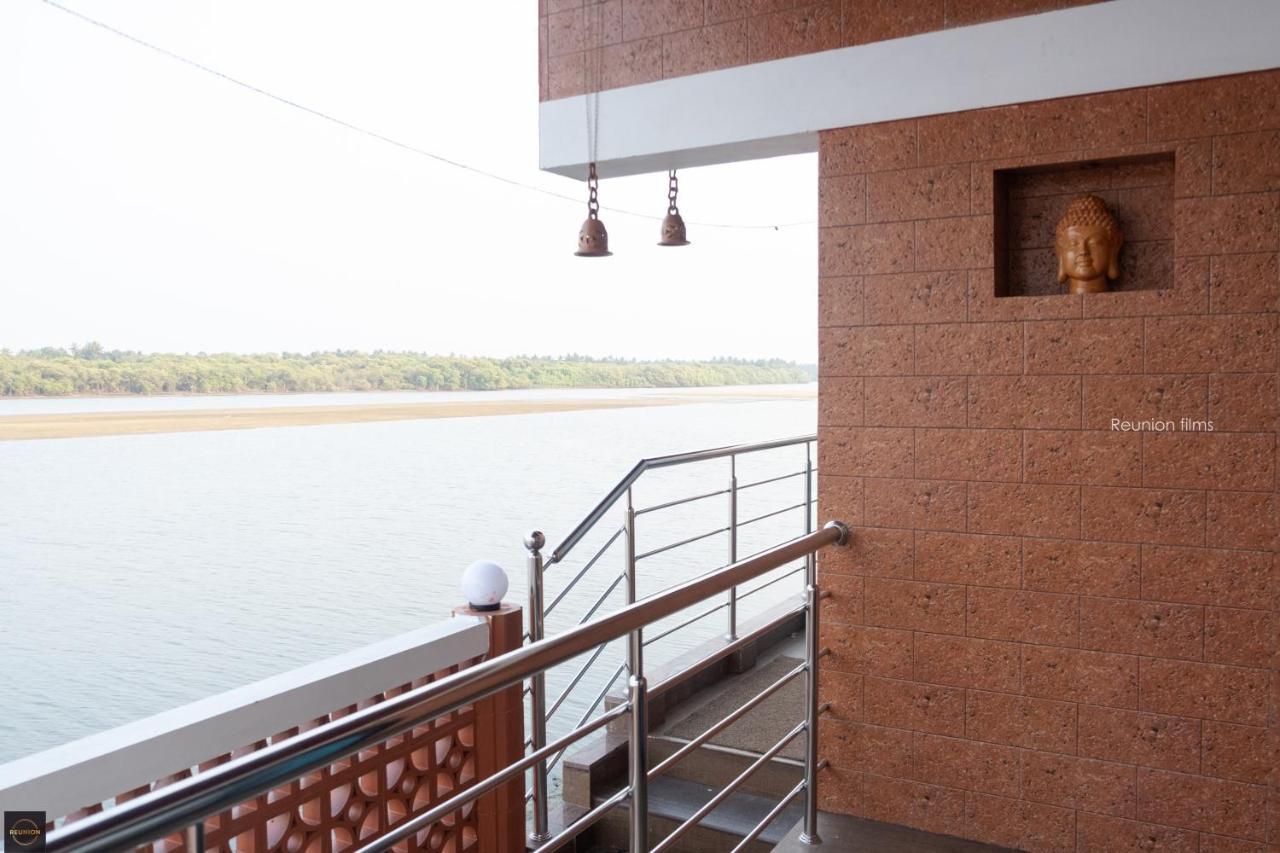 Reunion Ocean Tides Hotel Udupi Kültér fotó