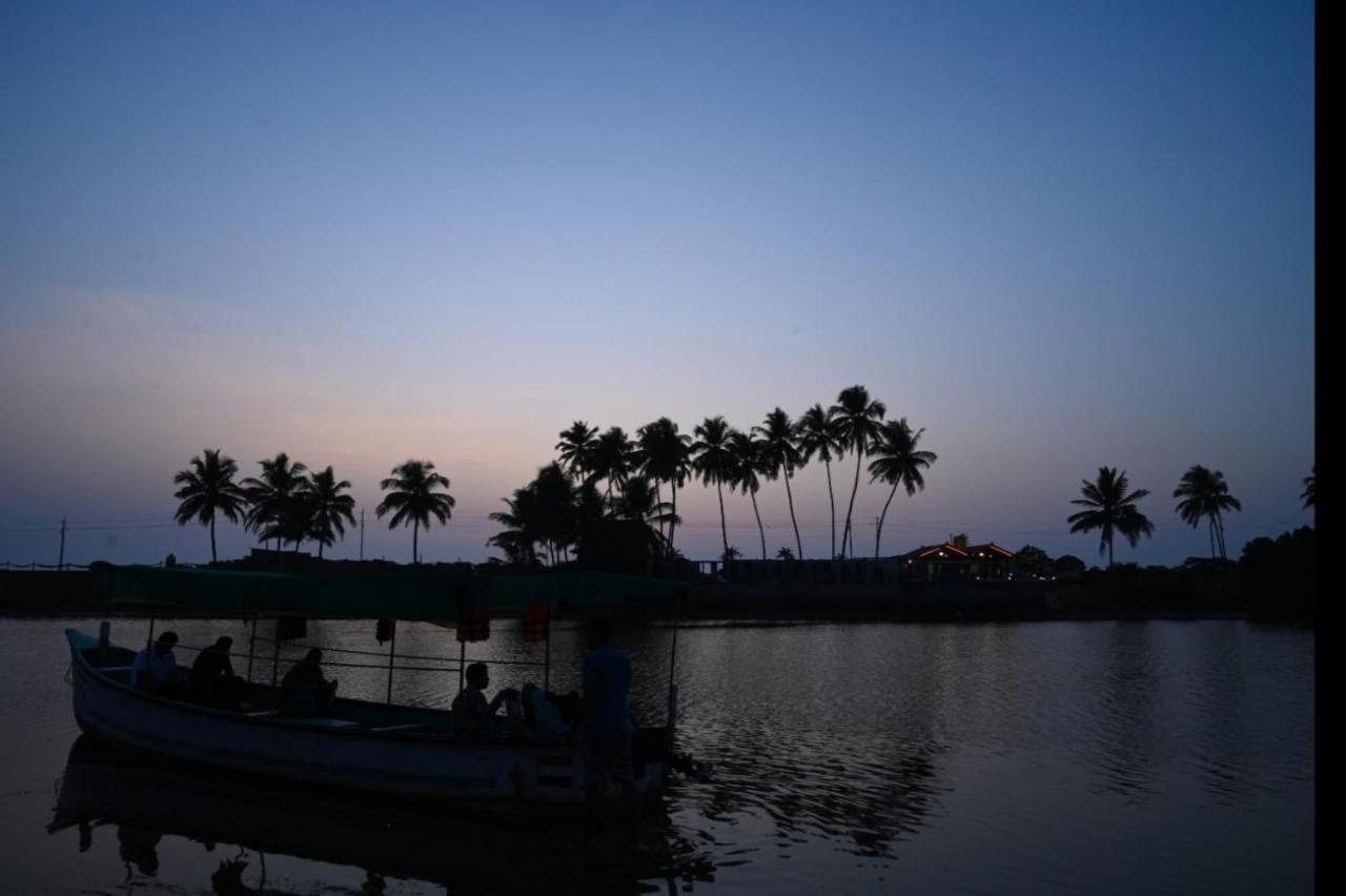 Reunion Ocean Tides Hotel Udupi Kültér fotó